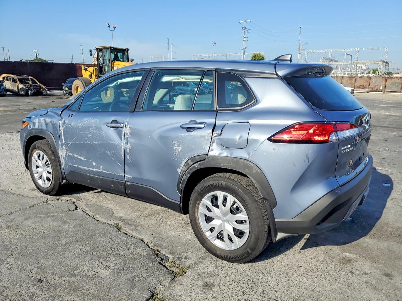 2023 TOYOTA COROLLA CROSS L photo 2