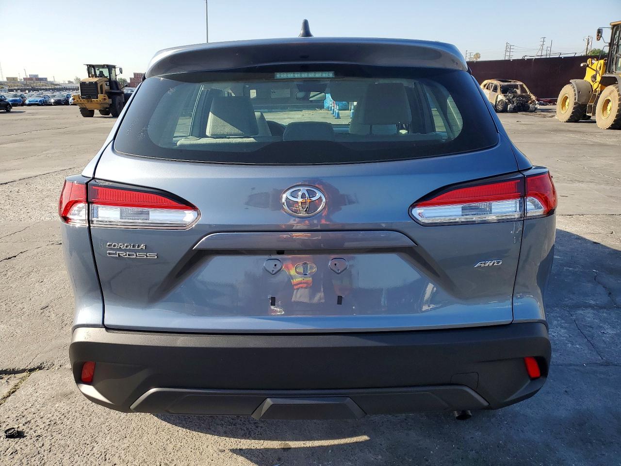 2023 TOYOTA COROLLA CROSS L photo 6