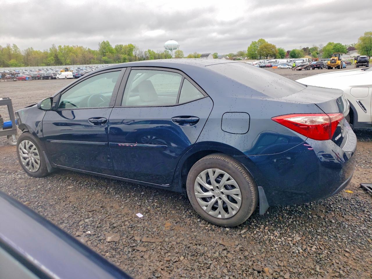 2019 TOYOTA COROLLA LE photo 4
