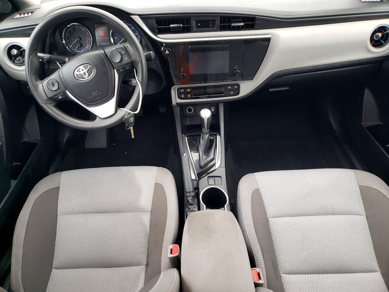 2019 TOYOTA COROLLA LE photo 22