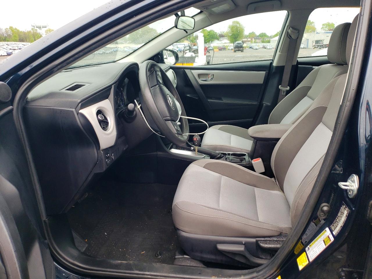2019 TOYOTA COROLLA LE photo 19