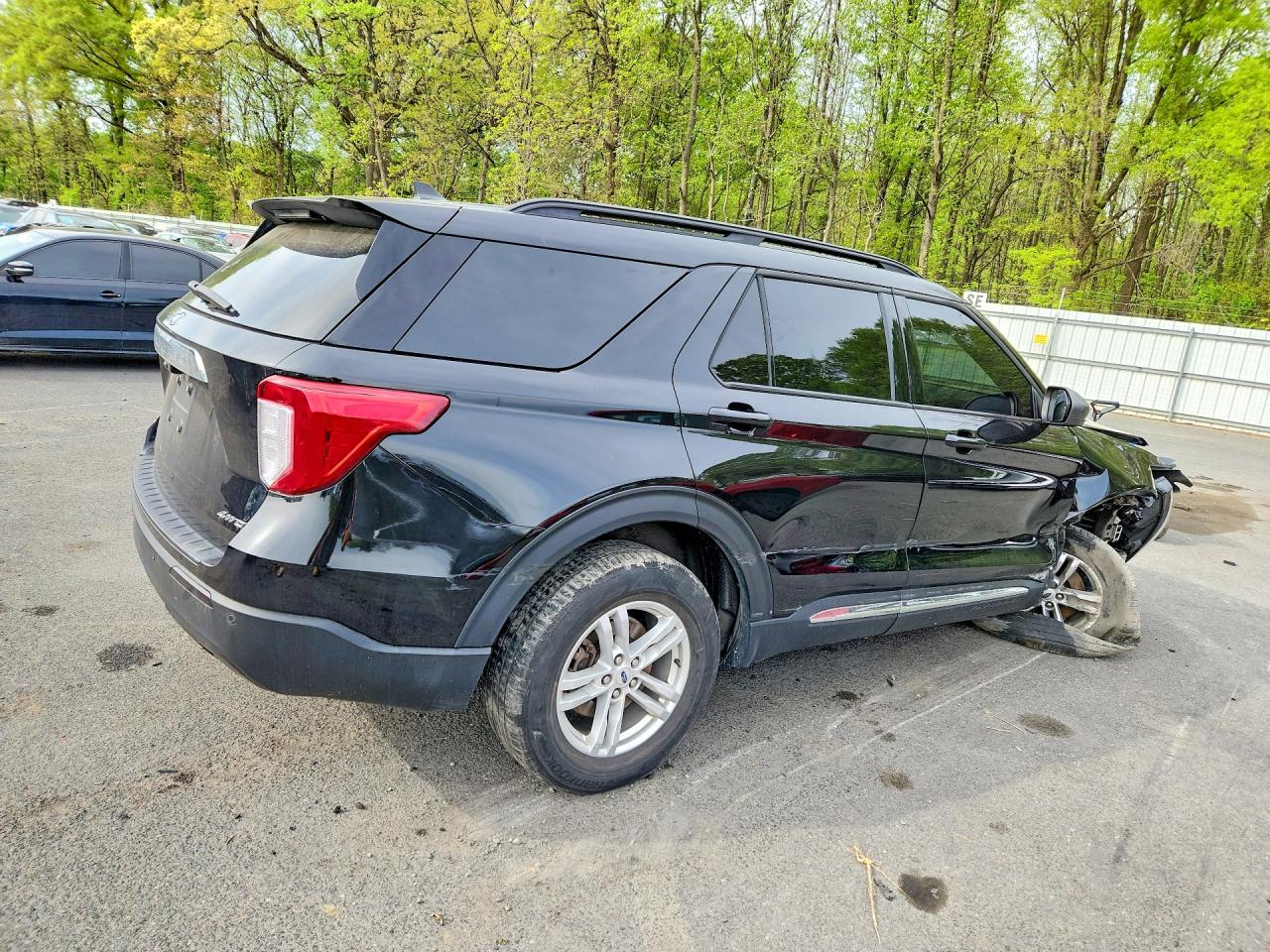 2023 FORD EXPLORER XLT photo 5