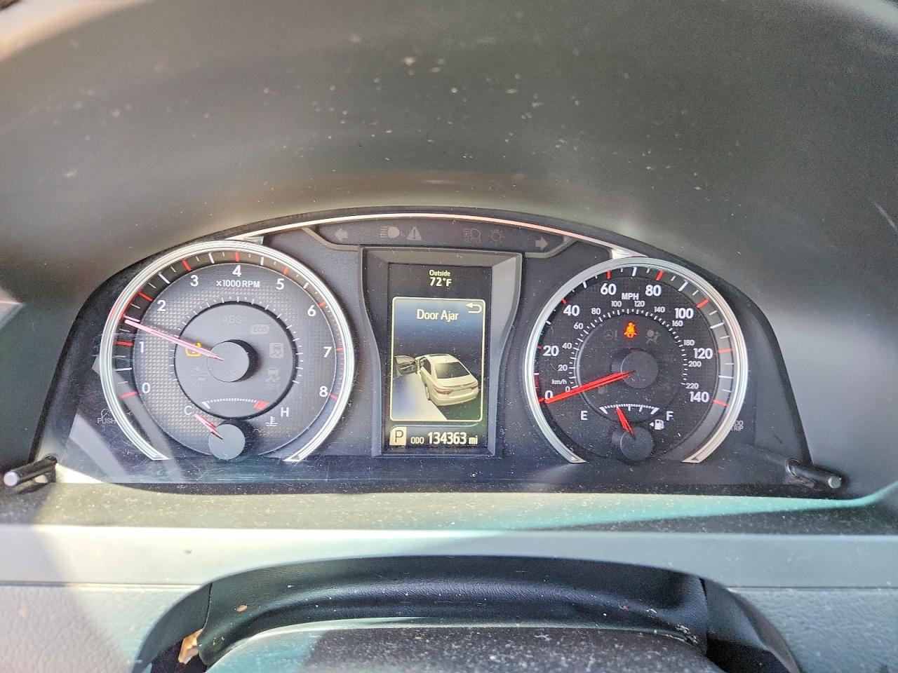 2016 TOYOTA CAMRY SE photo 9