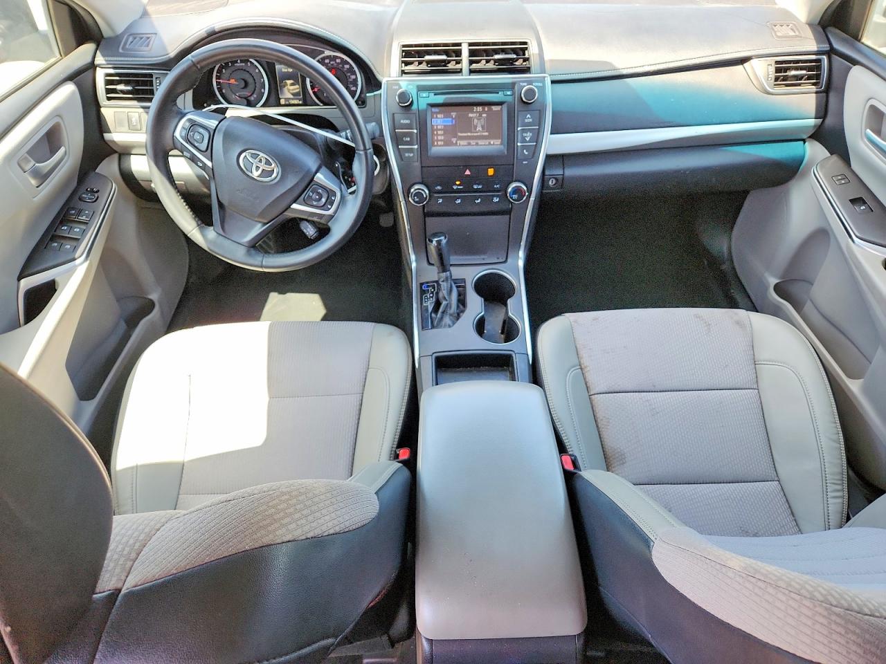 2016 TOYOTA CAMRY SE photo 8