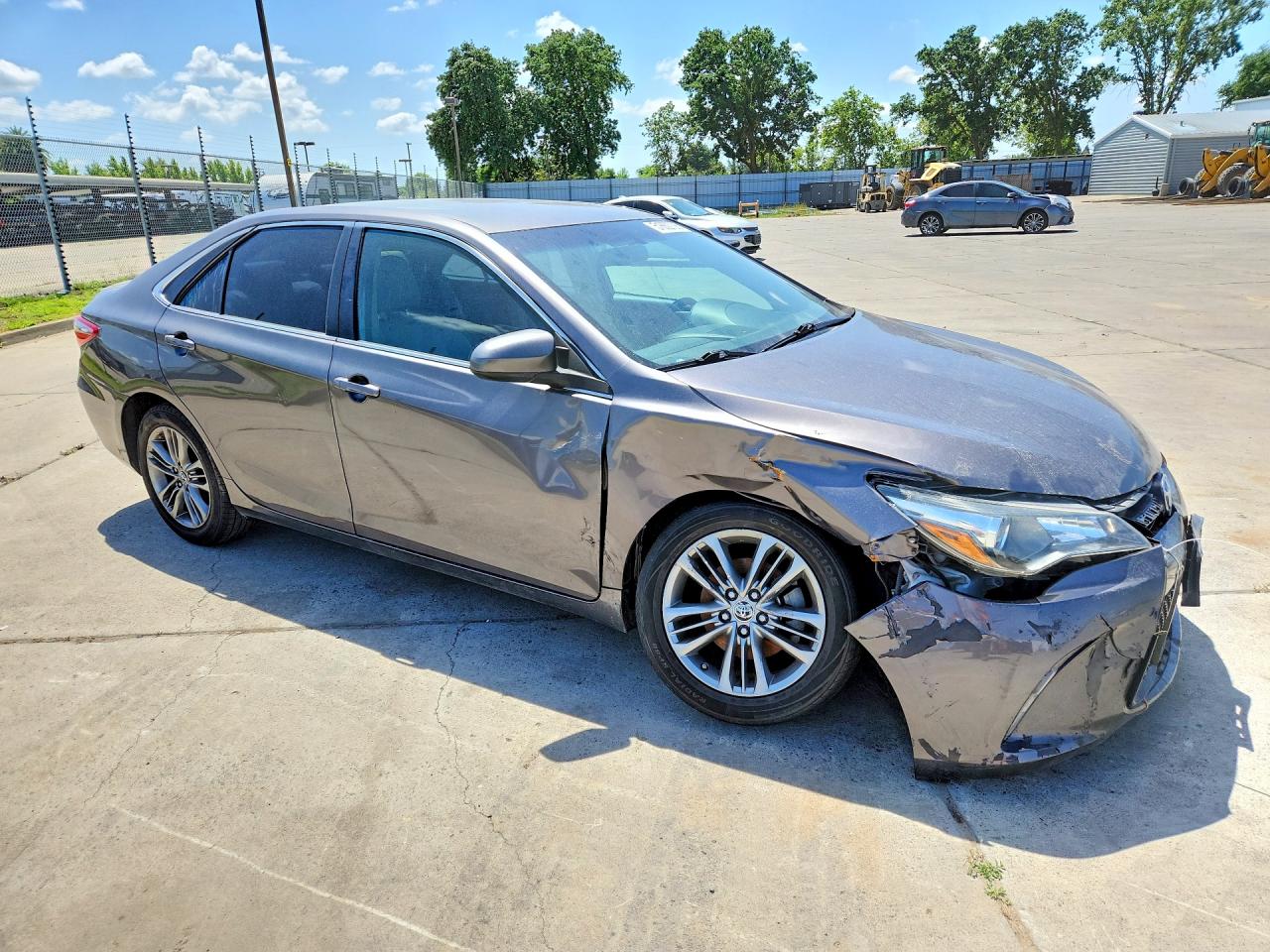2016 TOYOTA CAMRY SE photo 4