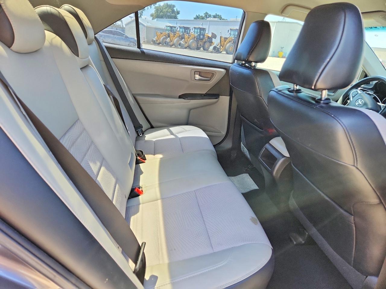 2016 TOYOTA CAMRY SE photo 10