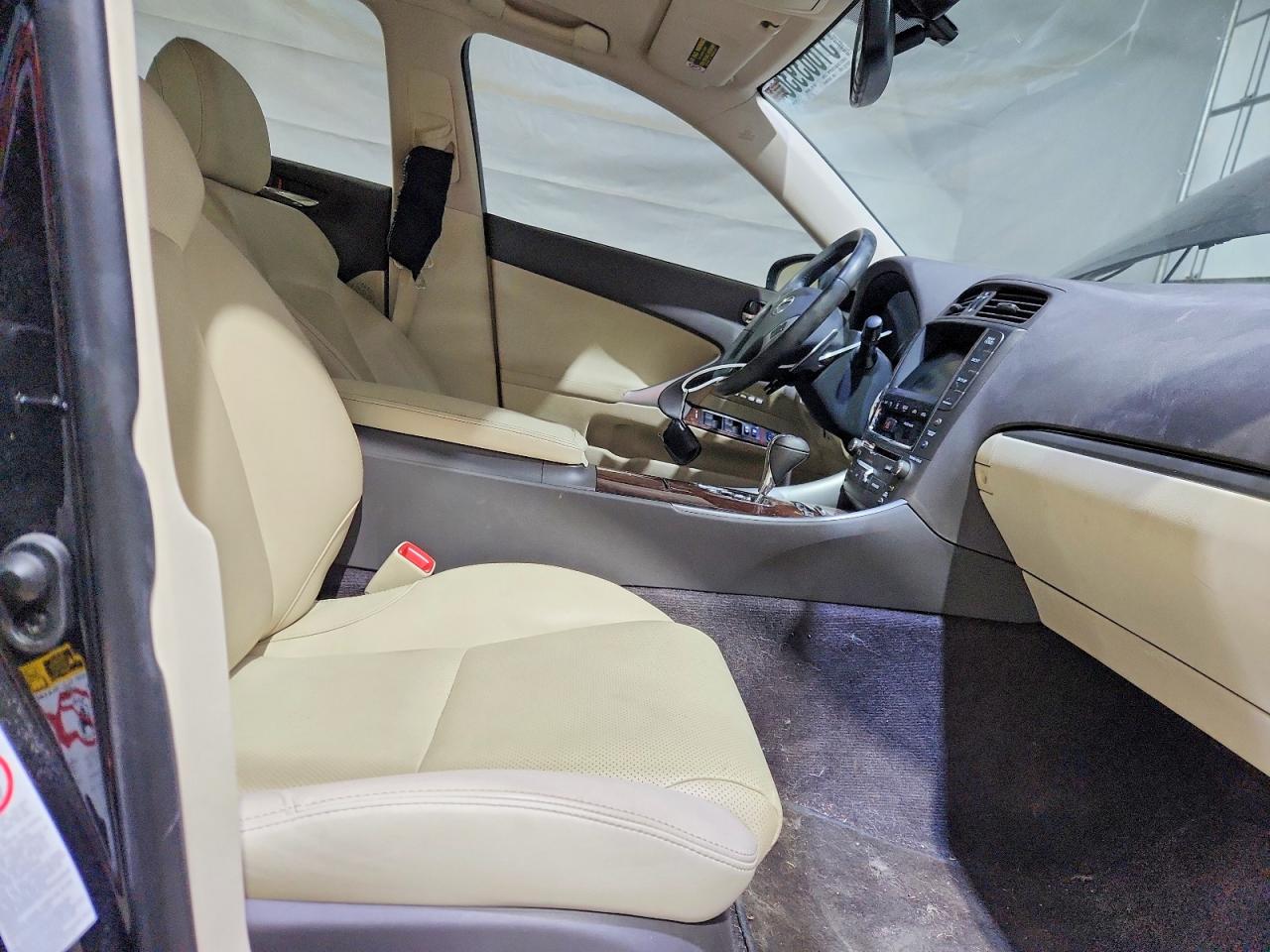 2012 LEXUS IS 250 photo 19