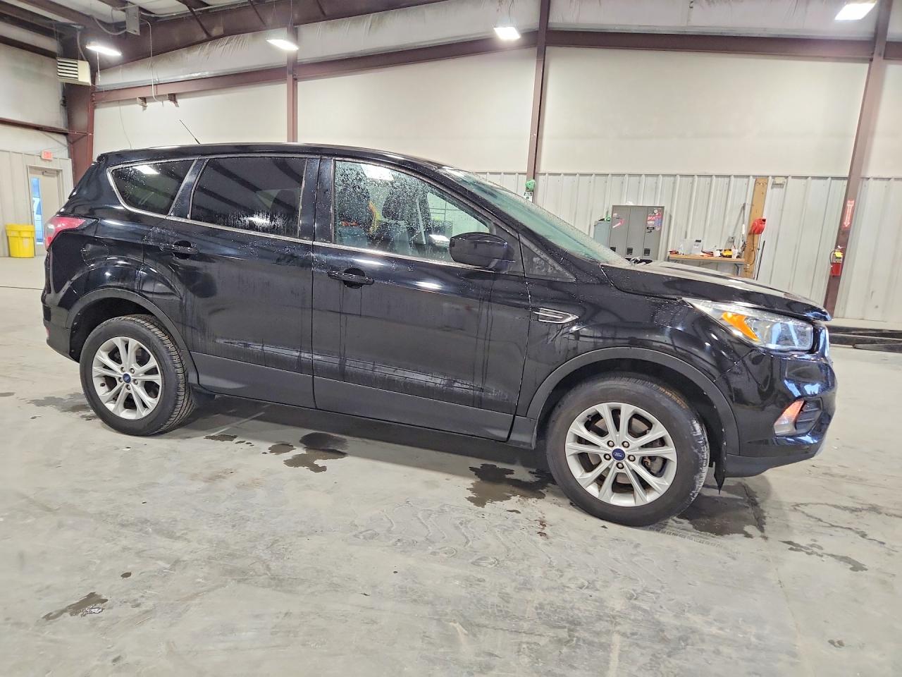 2017 FORD ESCAPE SE photo 7