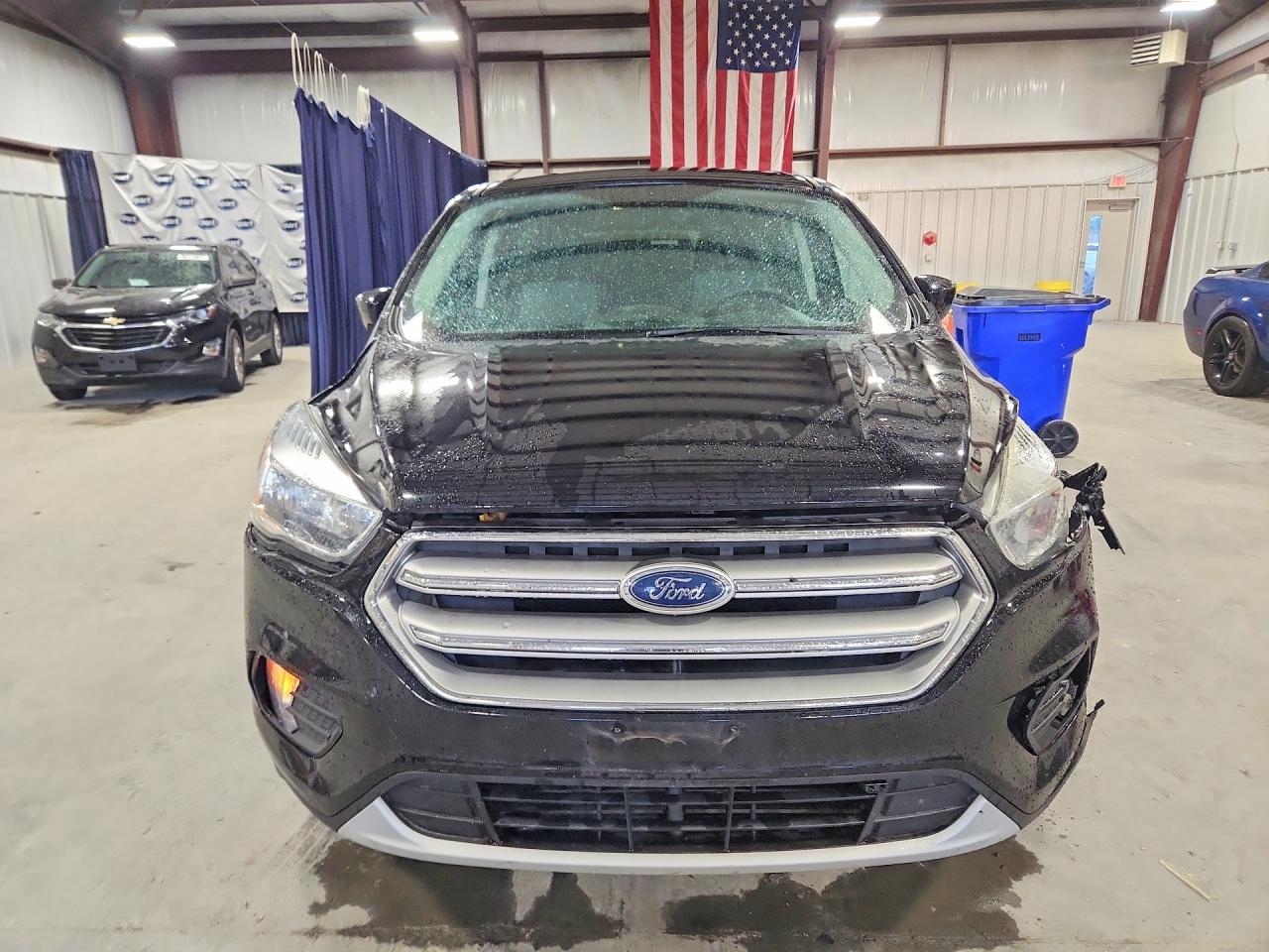 2017 FORD ESCAPE SE photo 9