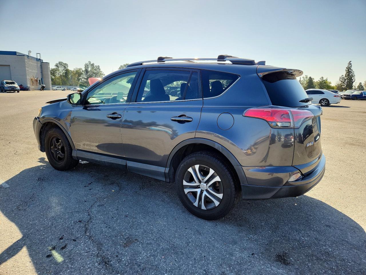 2017 TOYOTA RAV4 LE photo 3