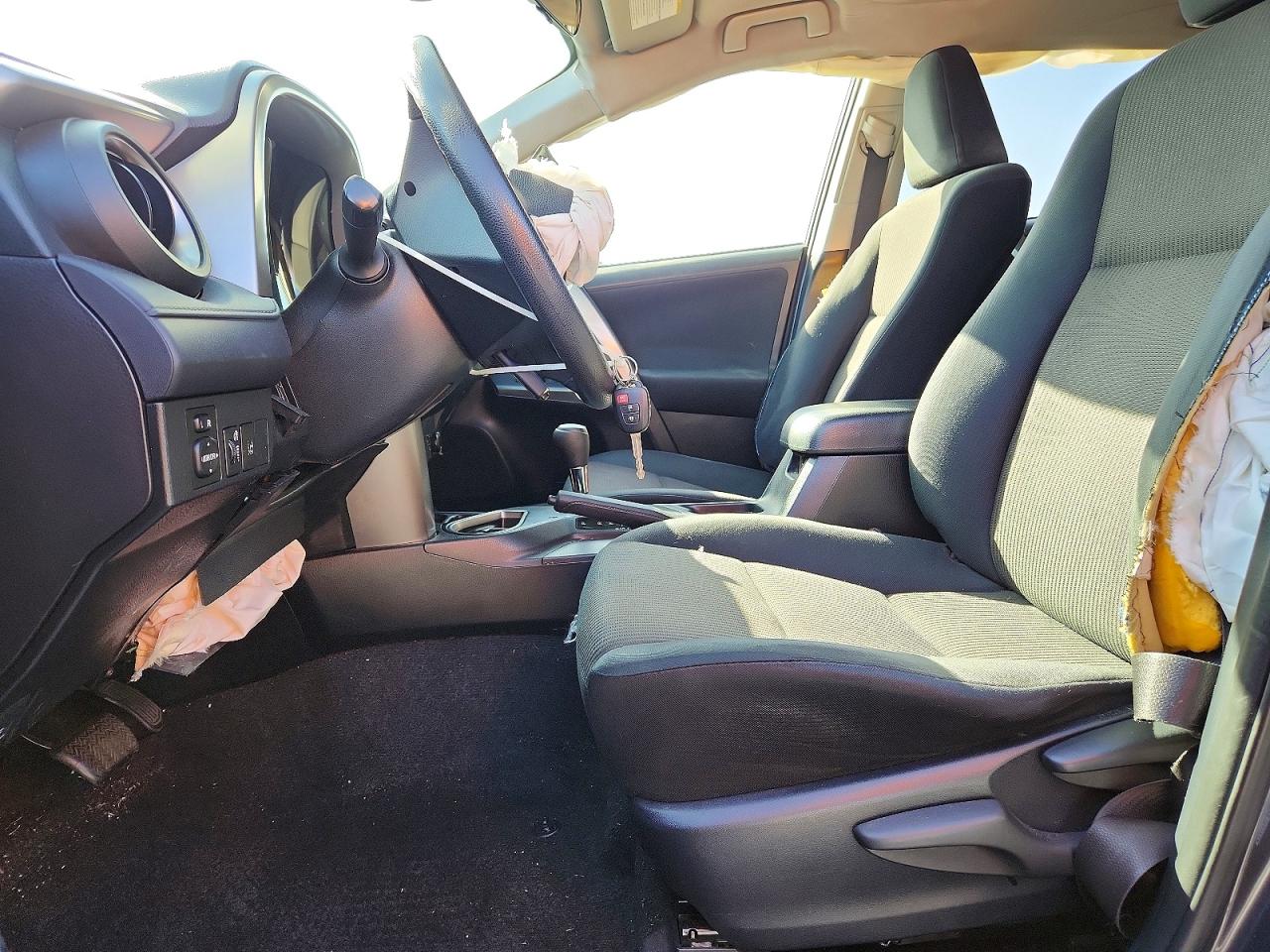 2017 TOYOTA RAV4 LE photo 13