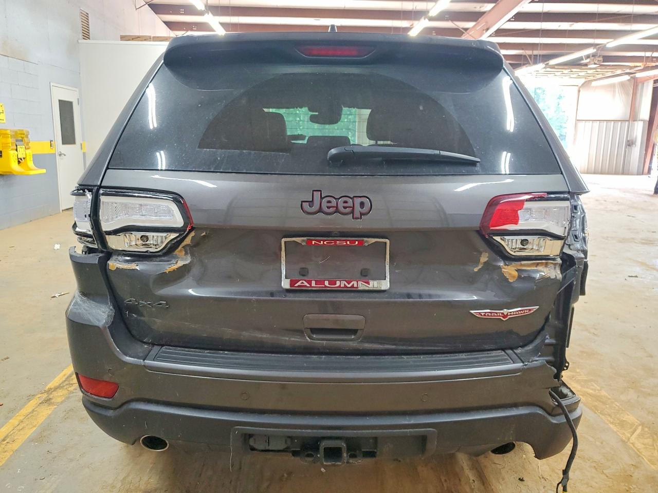 2020 JEEP GRAND CHEROKEE TRAILHAWK photo 16