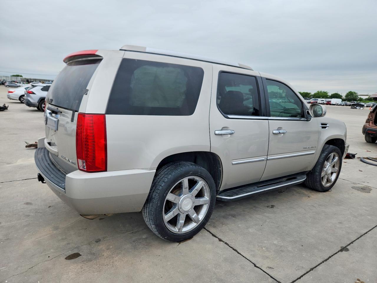 2008 CADILLAC ESCALADE LUXURY photo 5