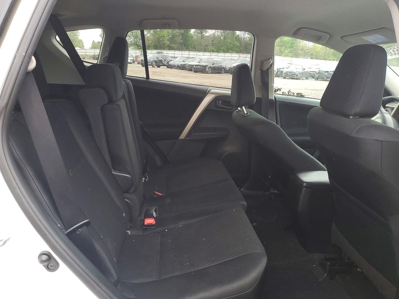 2015 TOYOTA RAV4 LE photo 19