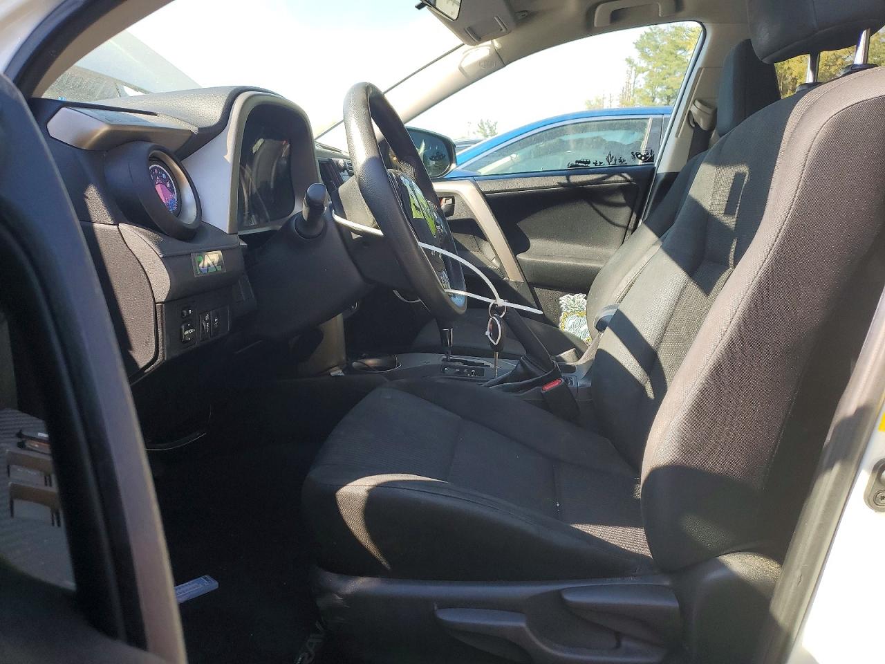 2015 TOYOTA RAV4 LE photo 13