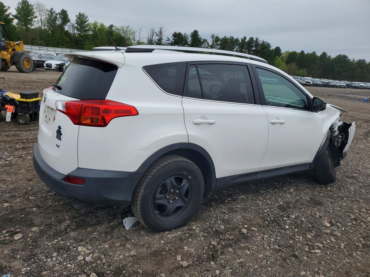 2015 TOYOTA RAV4 LE photo 5