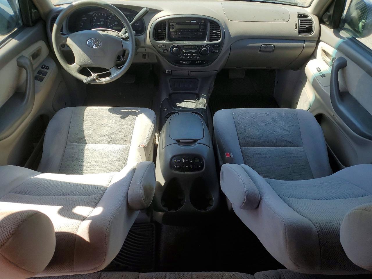2006 TOYOTA SEQUOIA SR5 photo 22