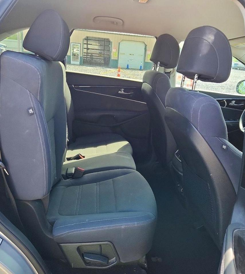 2017 KIA SORENTO LX V6 photo 19