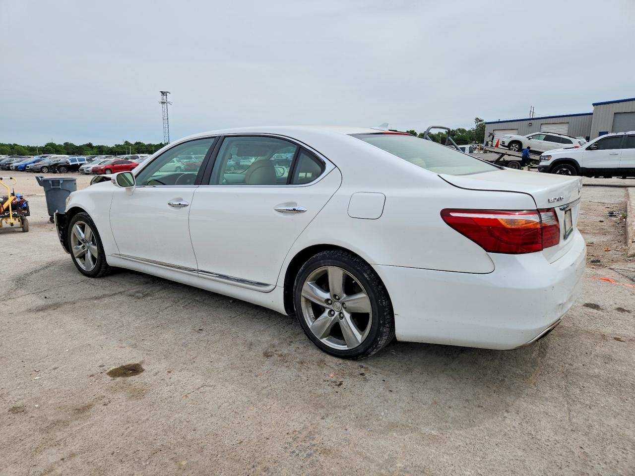 2010 LEXUS LS 460L photo 3