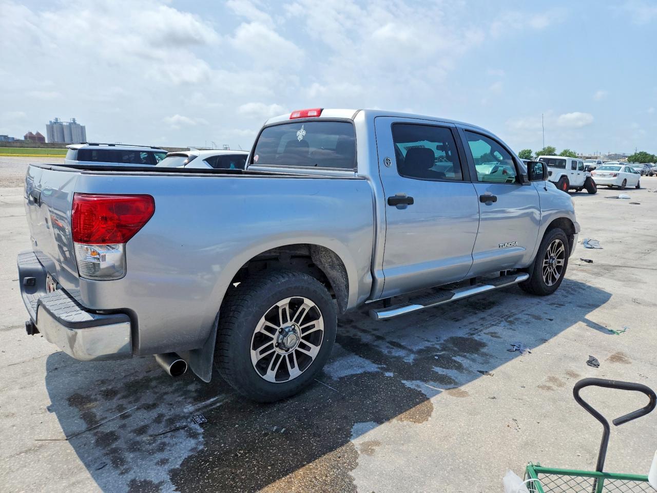 2013 TOYOTA TUNDRA CREWMAX SR5 photo 5