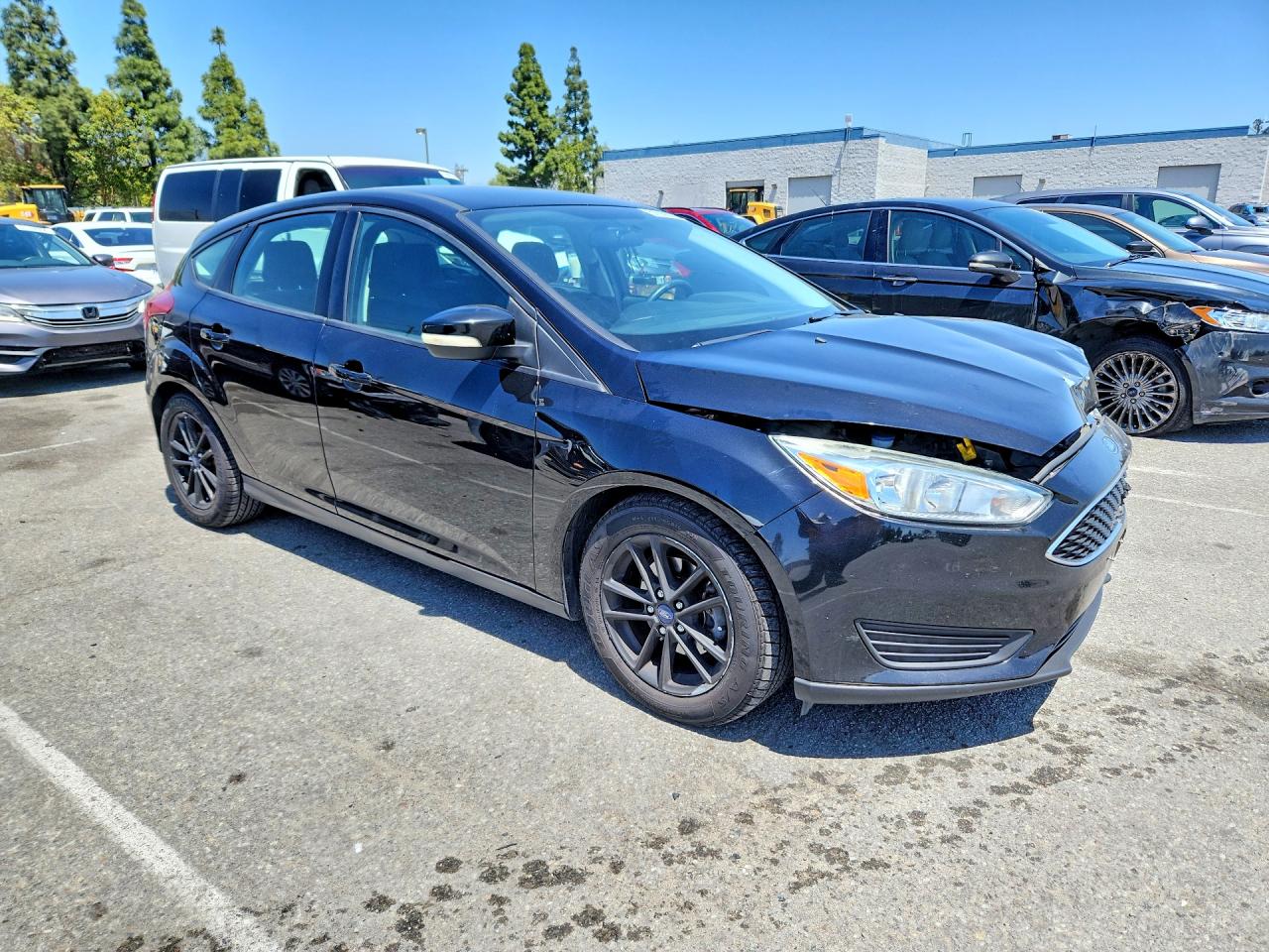 2017 FORD FOCUS SE photo 4