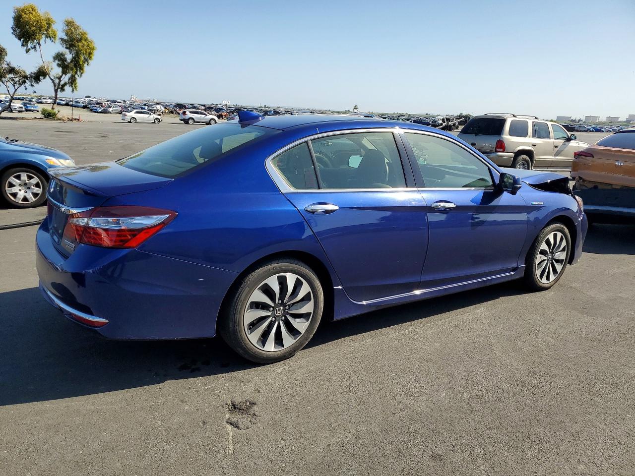 2017 HONDA ACCORD TOURING HYBRID photo 5
