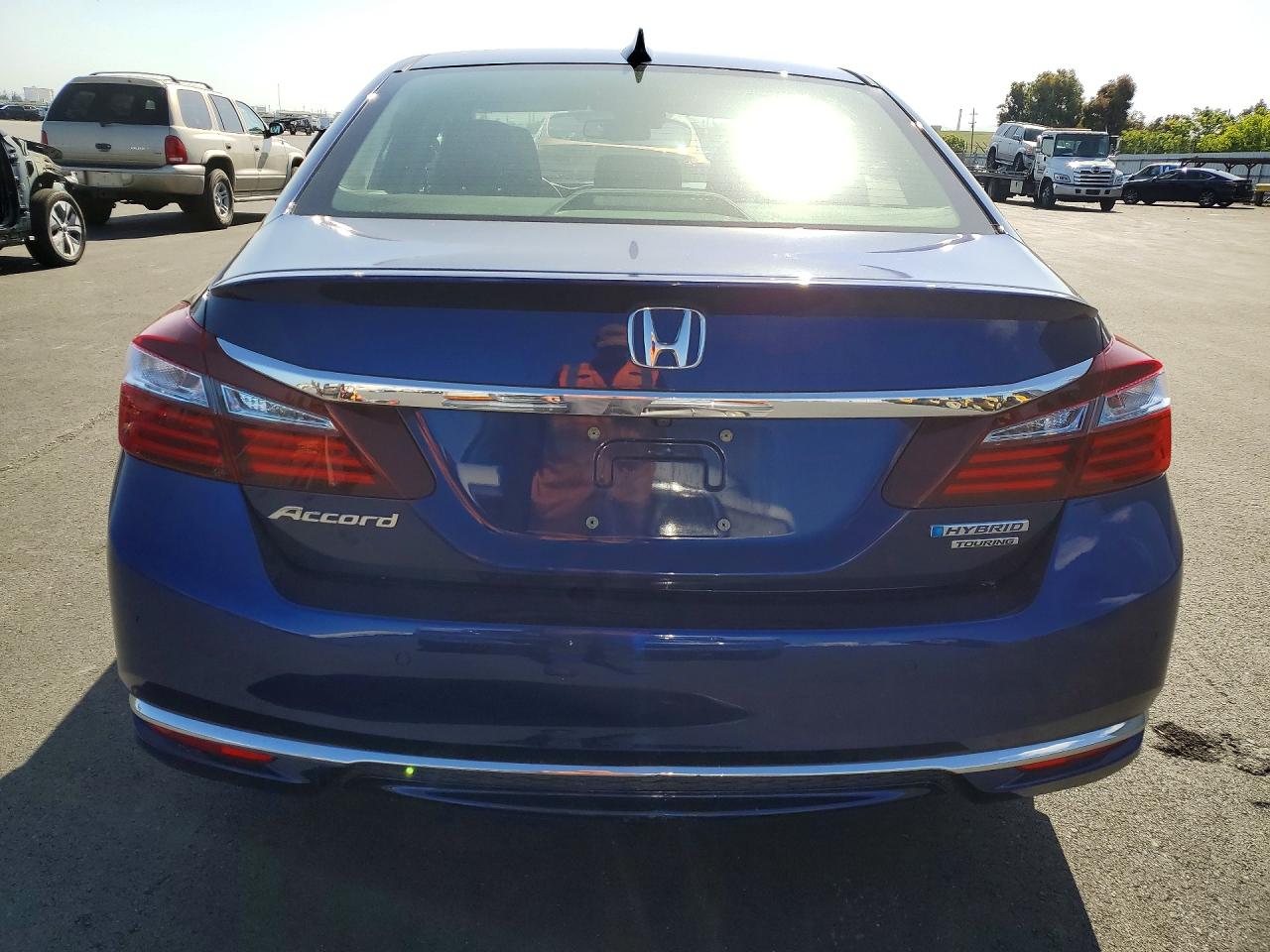 2017 HONDA ACCORD TOURING HYBRID photo 11