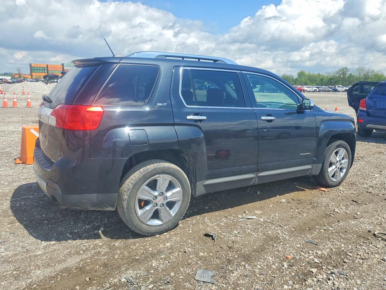 2015 GMC TERRAIN SLT photo 5