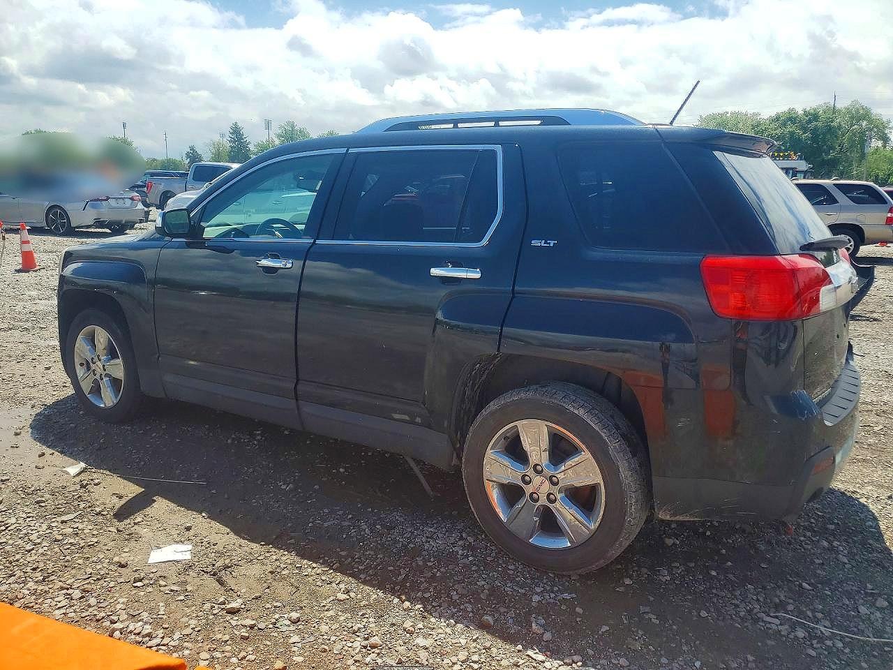 2015 GMC TERRAIN SLT photo 3