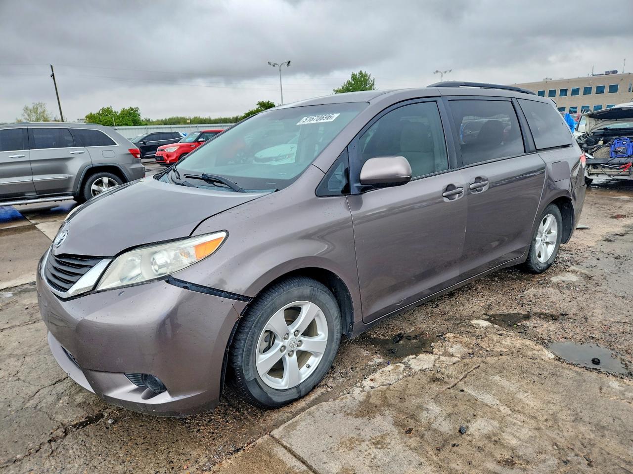 2013 TOYOTA SIENNA