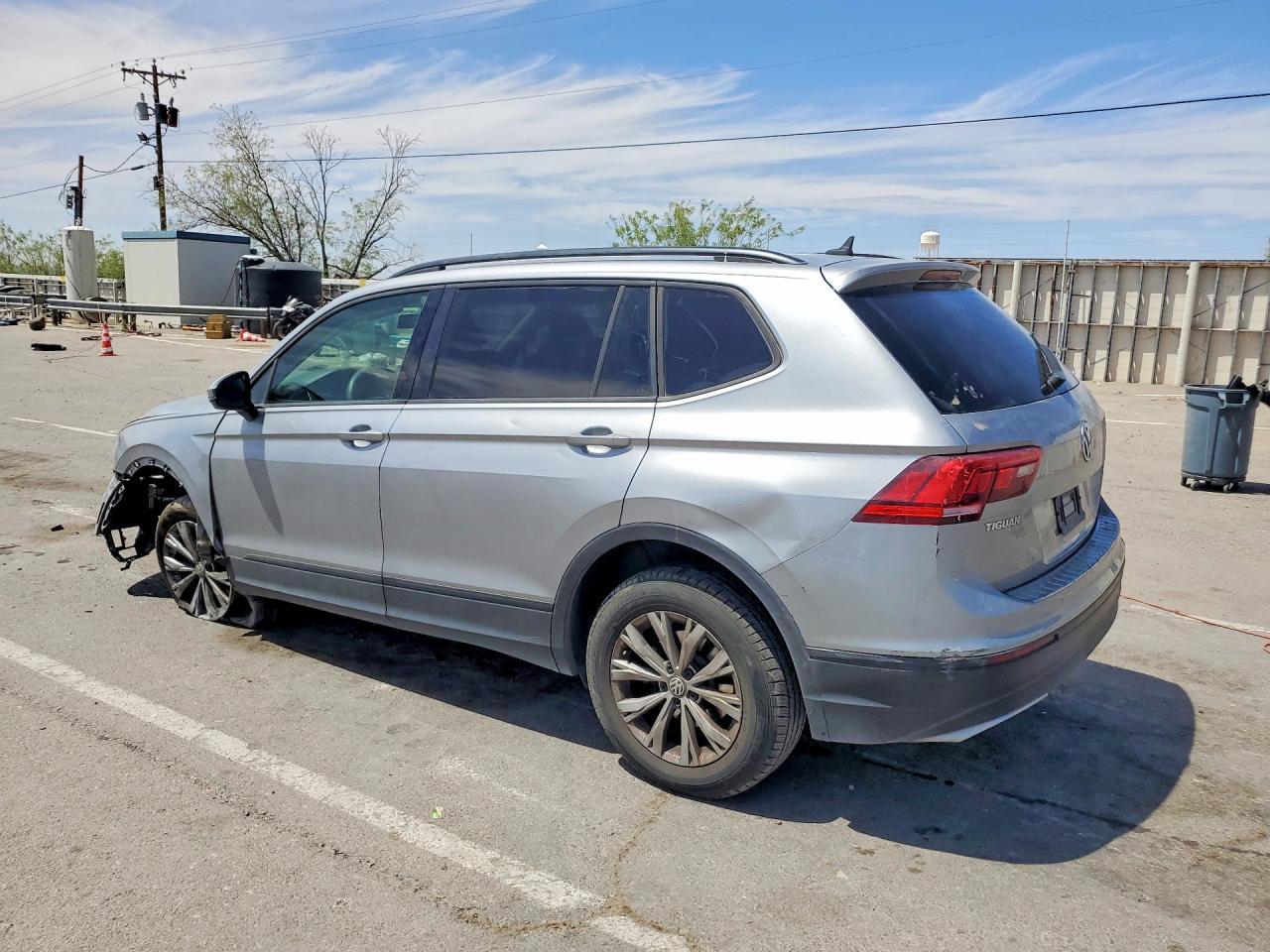 2020 VOLKSWAGEN TIGUAN photo 3