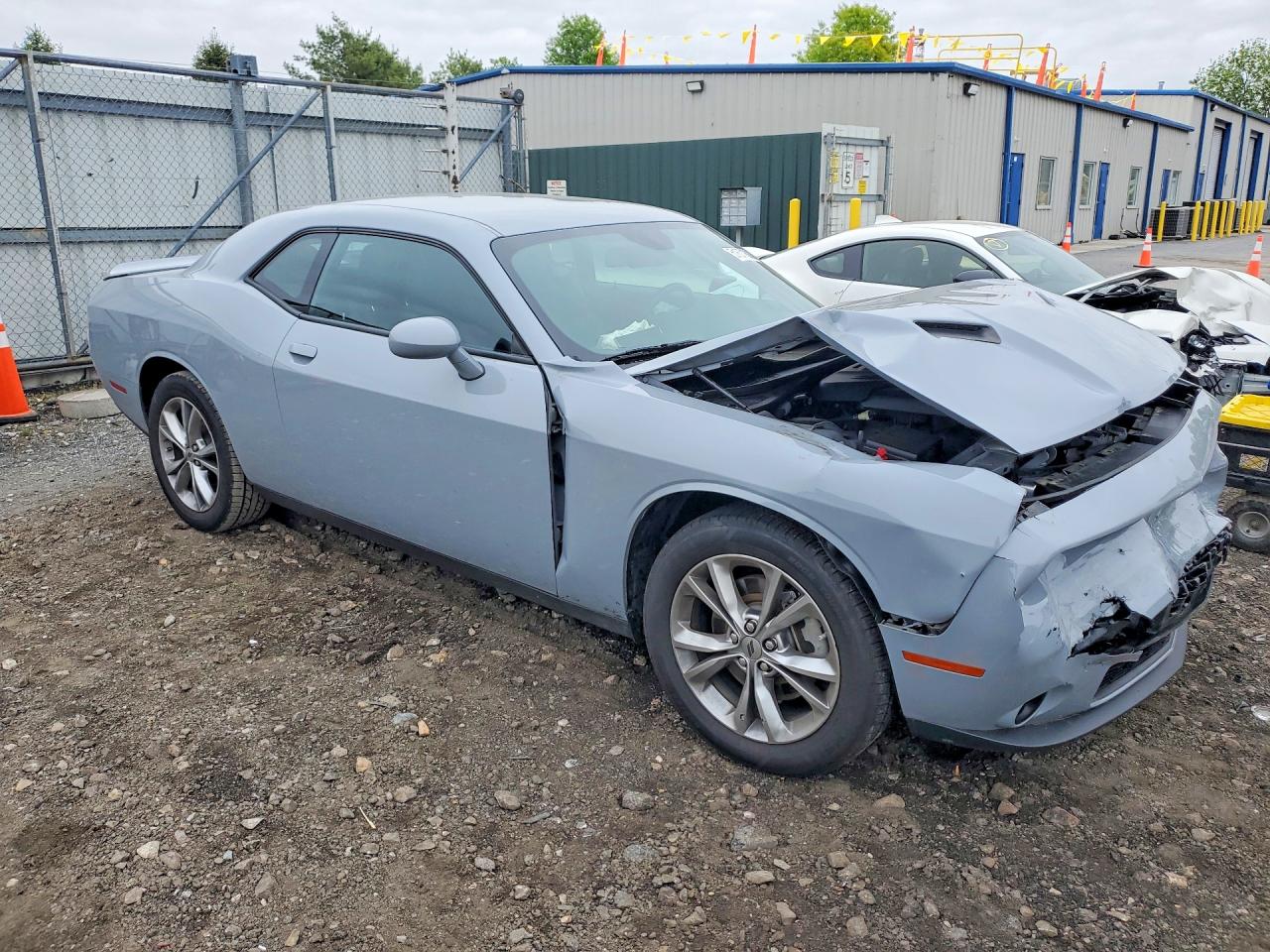 2022 DODGE CHALLENGER SXT photo 10