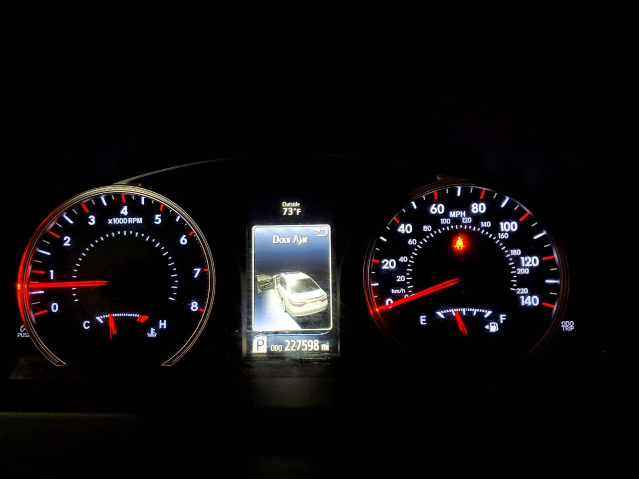 2016 TOYOTA CAMRY SE photo 17