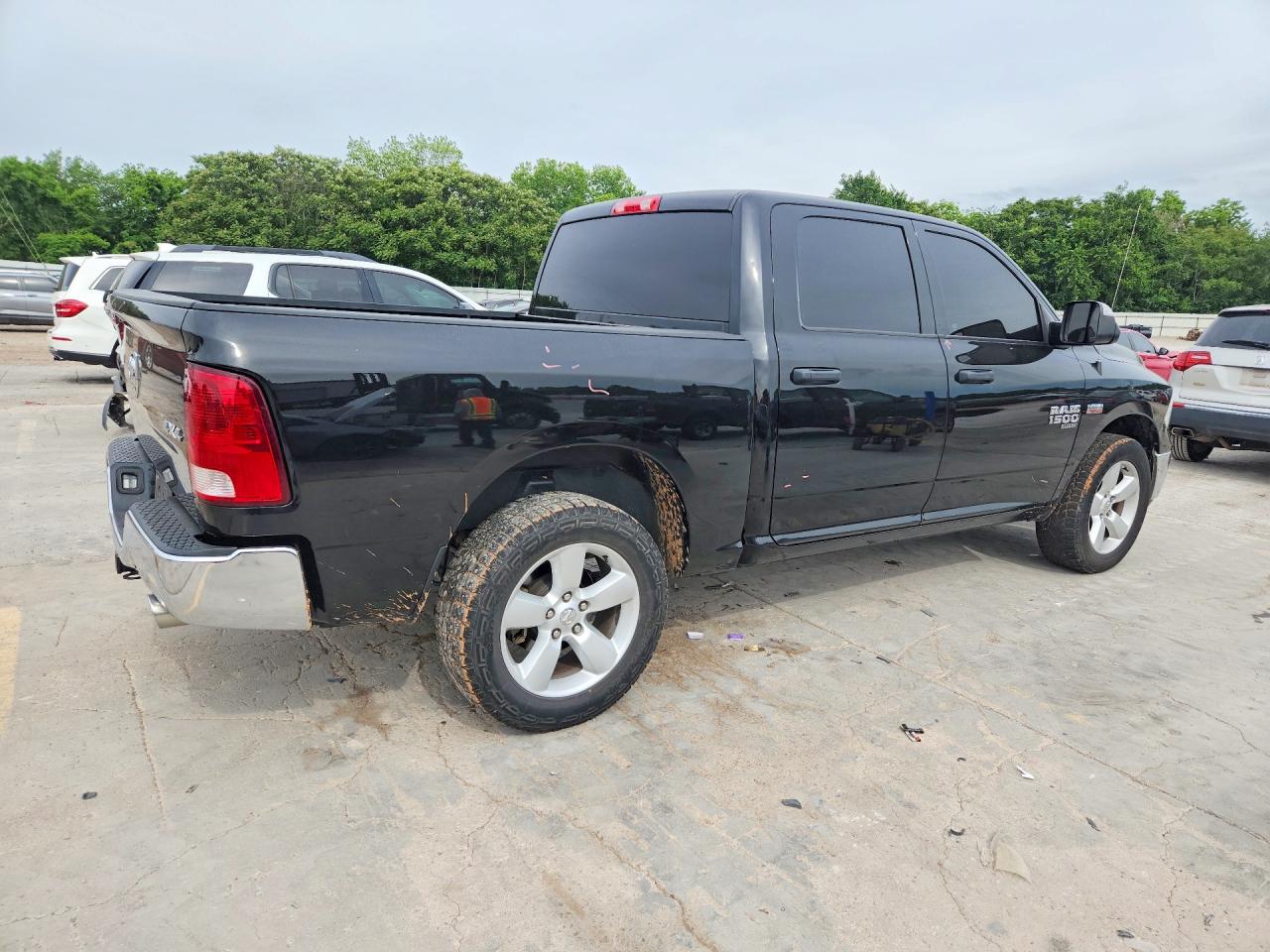 2022 RAM 1500 CLASSIC TRADESMAN photo 3