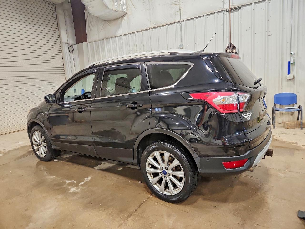 2017 FORD ESCAPE TITANIUM photo 4