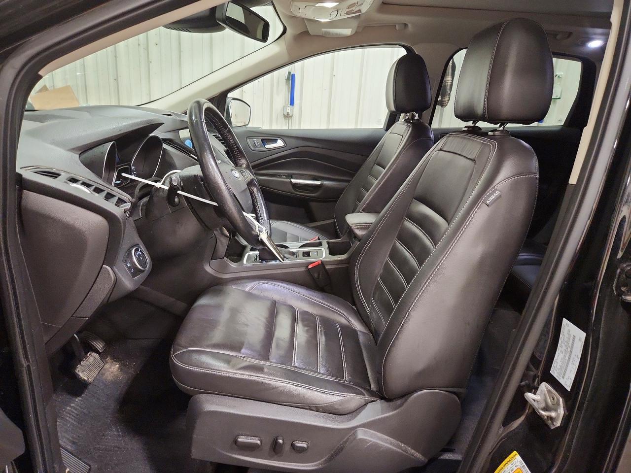 2017 FORD ESCAPE TITANIUM photo 19