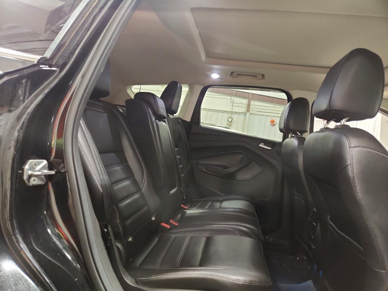 2017 FORD ESCAPE TITANIUM photo 31