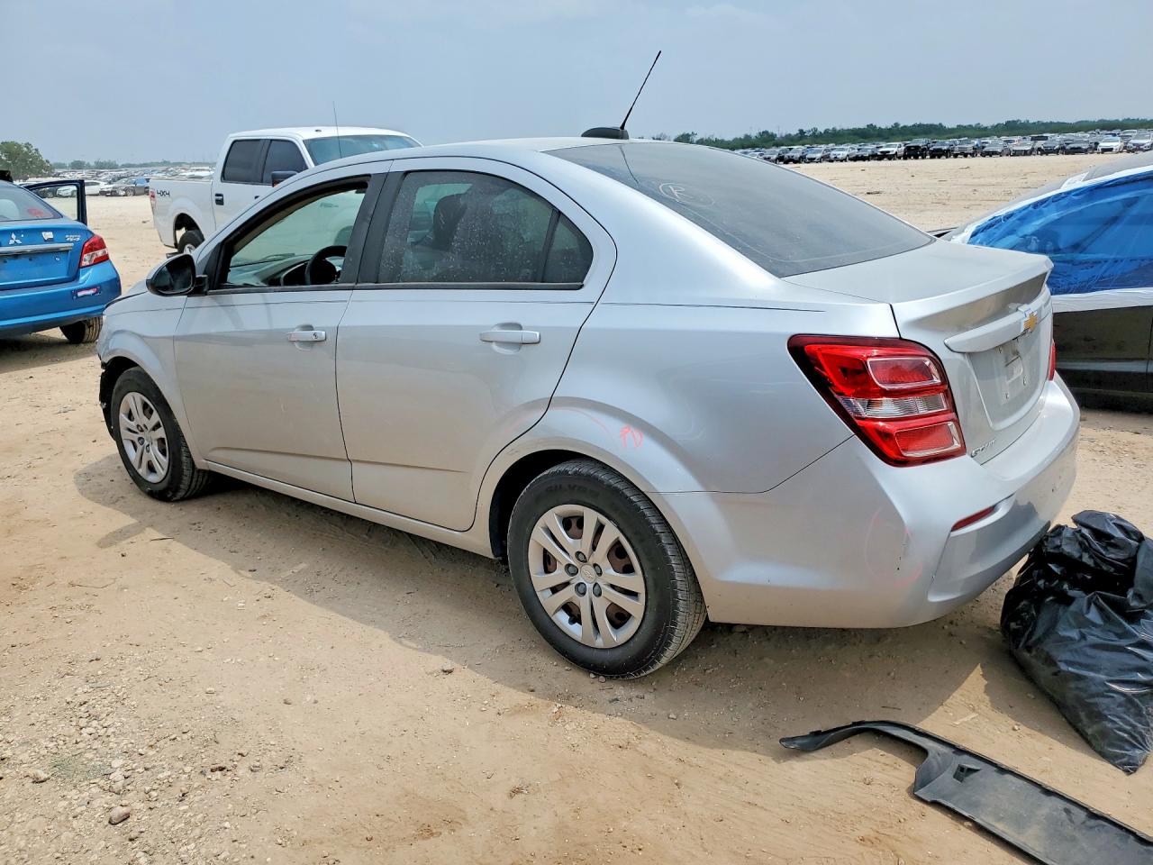 2017 CHEVROLET SONIC LS photo 3