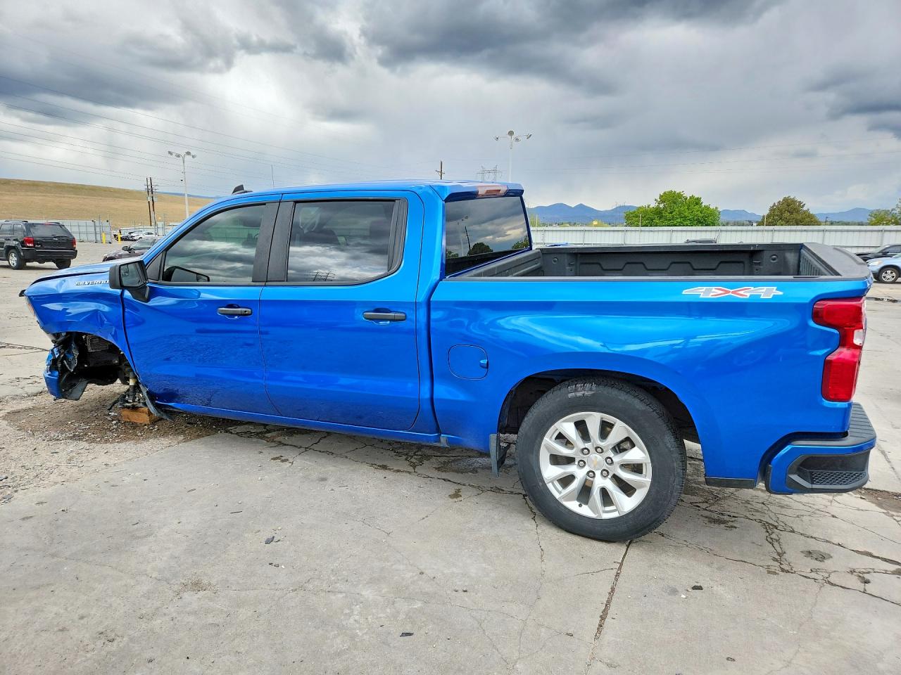 2024 CHEVROLET SILVERADO K1500 CUSTOM photo 2