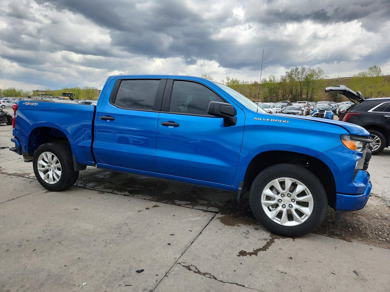 2024 CHEVROLET SILVERADO K1500 CUSTOM photo 4