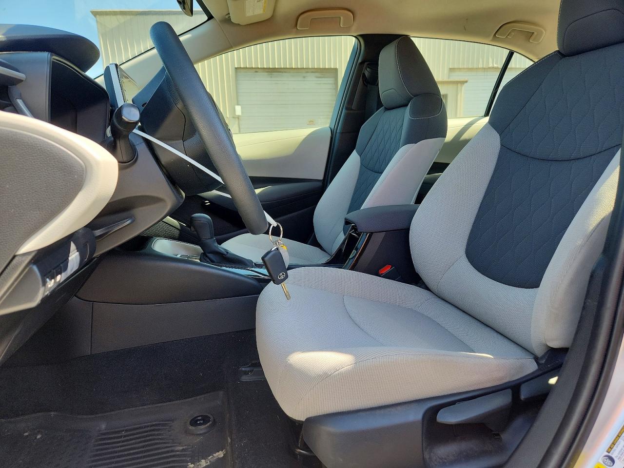 2020 TOYOTA COROLLA LE photo 13