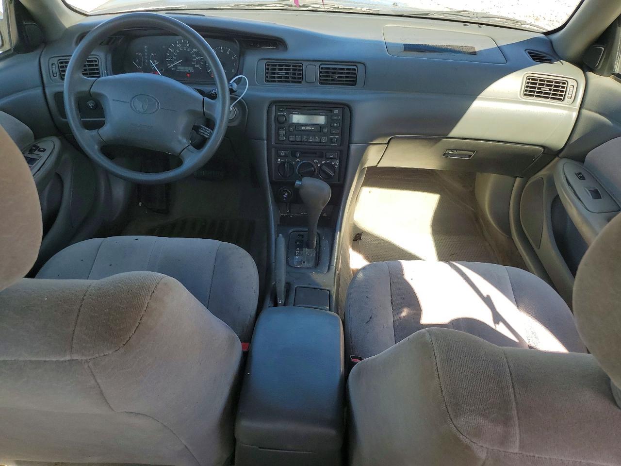 1999 TOYOTA CAMRY LE photo 22