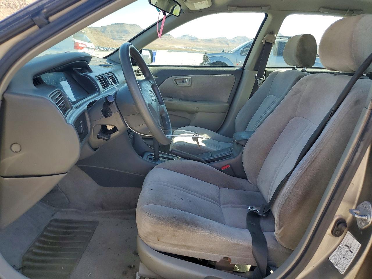 1999 TOYOTA CAMRY LE photo 19