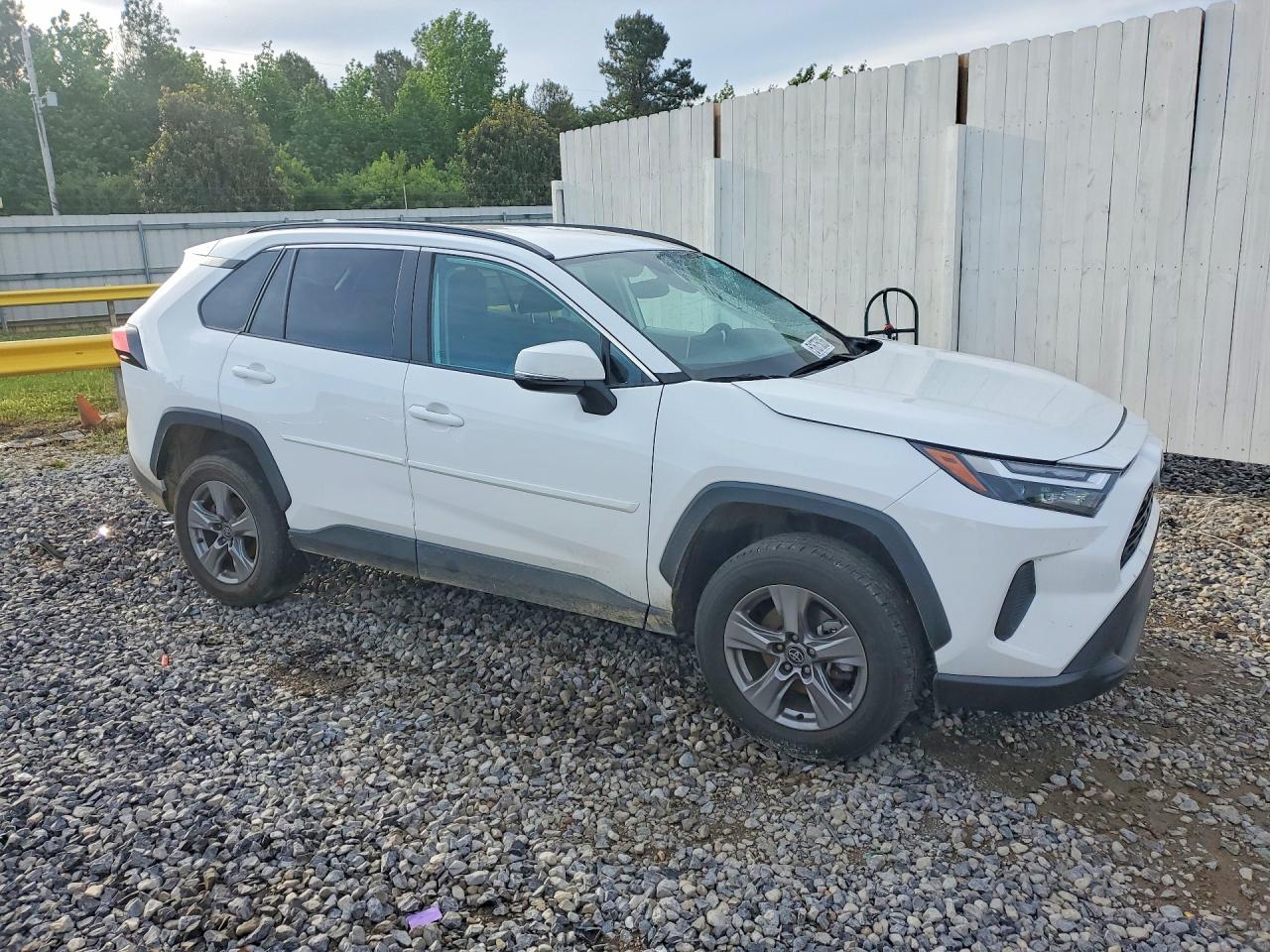 2024 TOYOTA RAV4 XLE photo 10