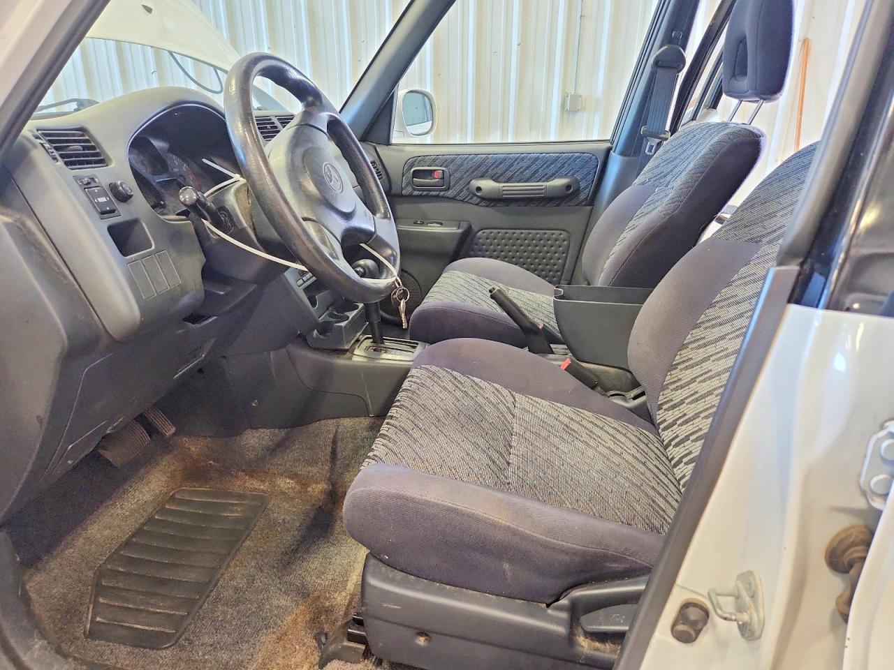 1999 TOYOTA RAV4 BASE photo 19
