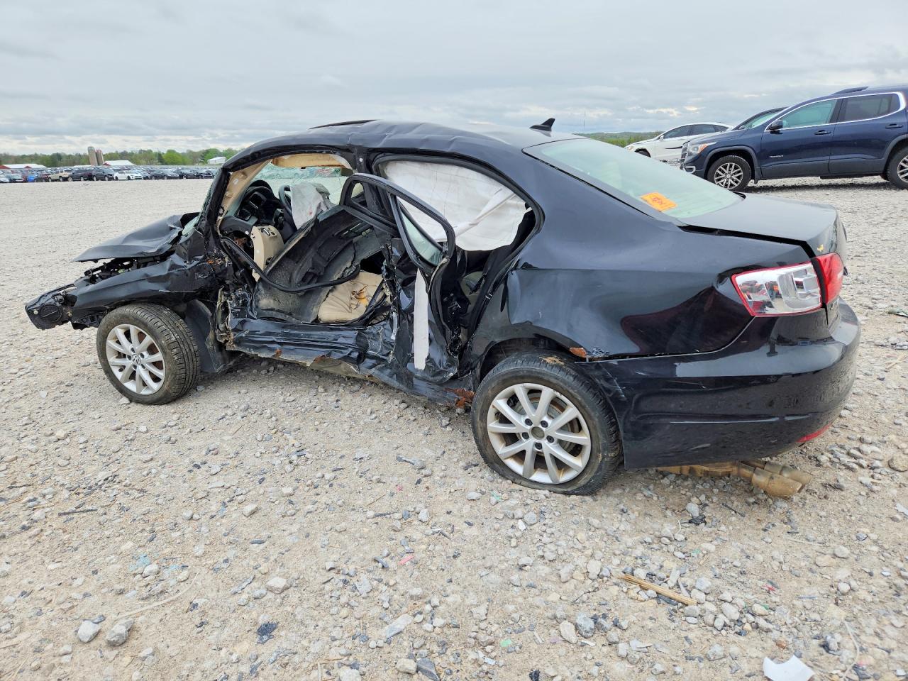 2011 VOLKSWAGEN JETTA SE photo 2