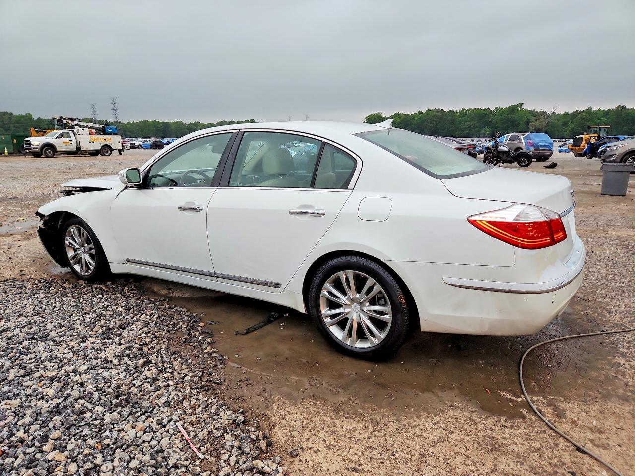 2011 HYUNDAI GENESIS 4.6L photo 2