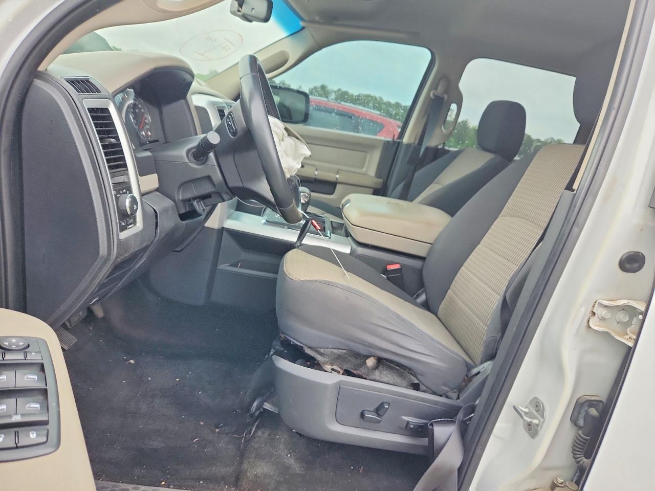 2011 DODGE RAM 1500 photo 19