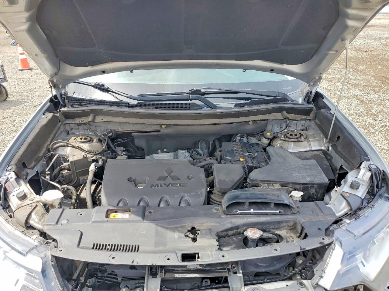 2018 MITSUBISHI OUTLANDER ES photo 34