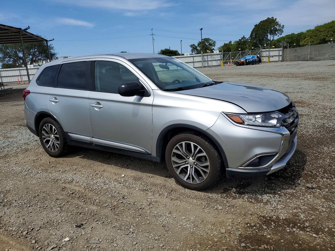 2018 MITSUBISHI OUTLANDER ES photo 10